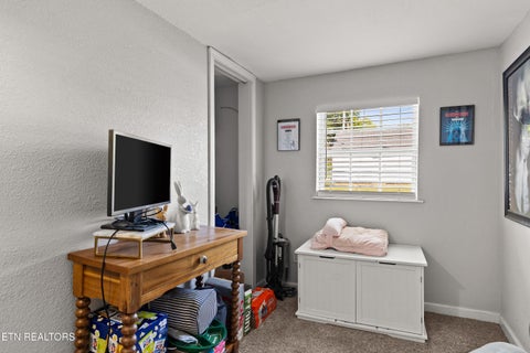 Tiny photo for 324 Glascock St, Alcoa, TN 37701 (MLS # 1354726)