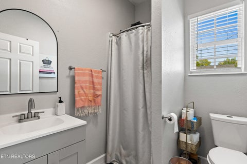 Tiny photo for 324 Glascock St, Alcoa, TN 37701 (MLS # 1354726)