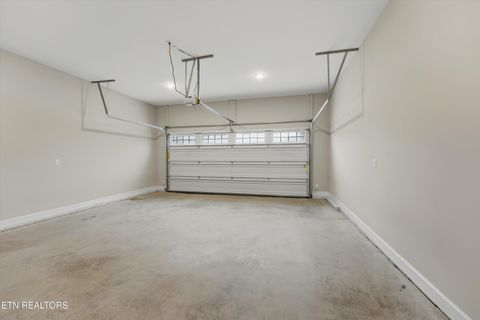 Tiny photo for 160 E Elderberry St, Oak Ridge, TN 37830 (MLS # 1333130)