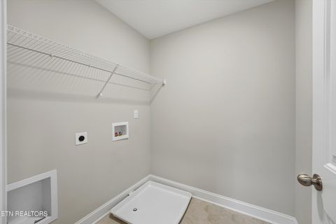 Tiny photo for 160 E Elderberry St, Oak Ridge, TN 37830 (MLS # 1333130)