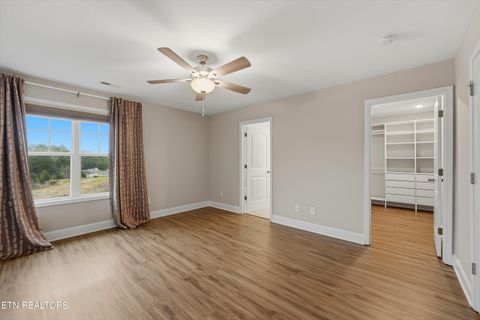 Tiny photo for 160 E Elderberry St, Oak Ridge, TN 37830 (MLS # 1333130)