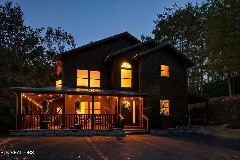 Photo of 2489 Upper Middle Creek Rd, Sevierville, TN 37876 (MLS # 1321979)