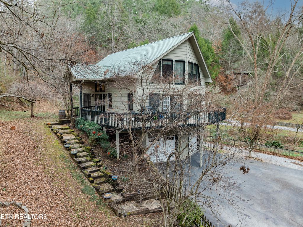 Photo of 6217 Old Walland Hwy, Walland, TN 37886 (MLS # 1323663)