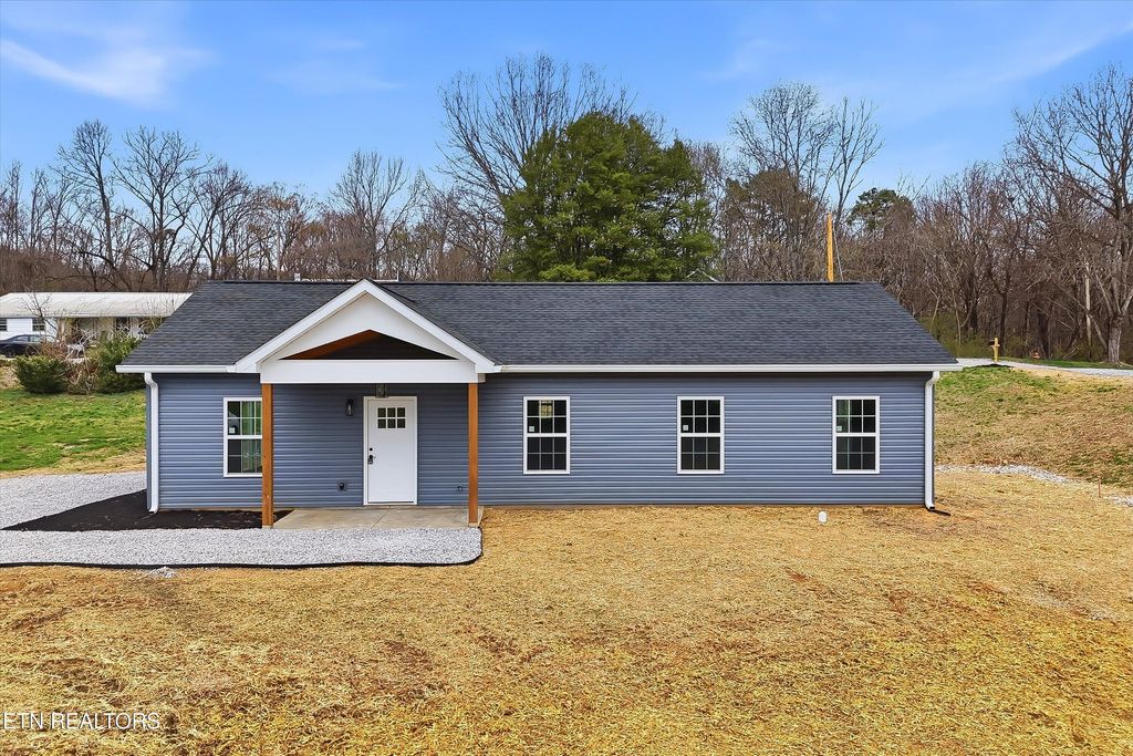 Photo of 106 White Rd, Harriman, TN 37748 (MLS # 1331942)