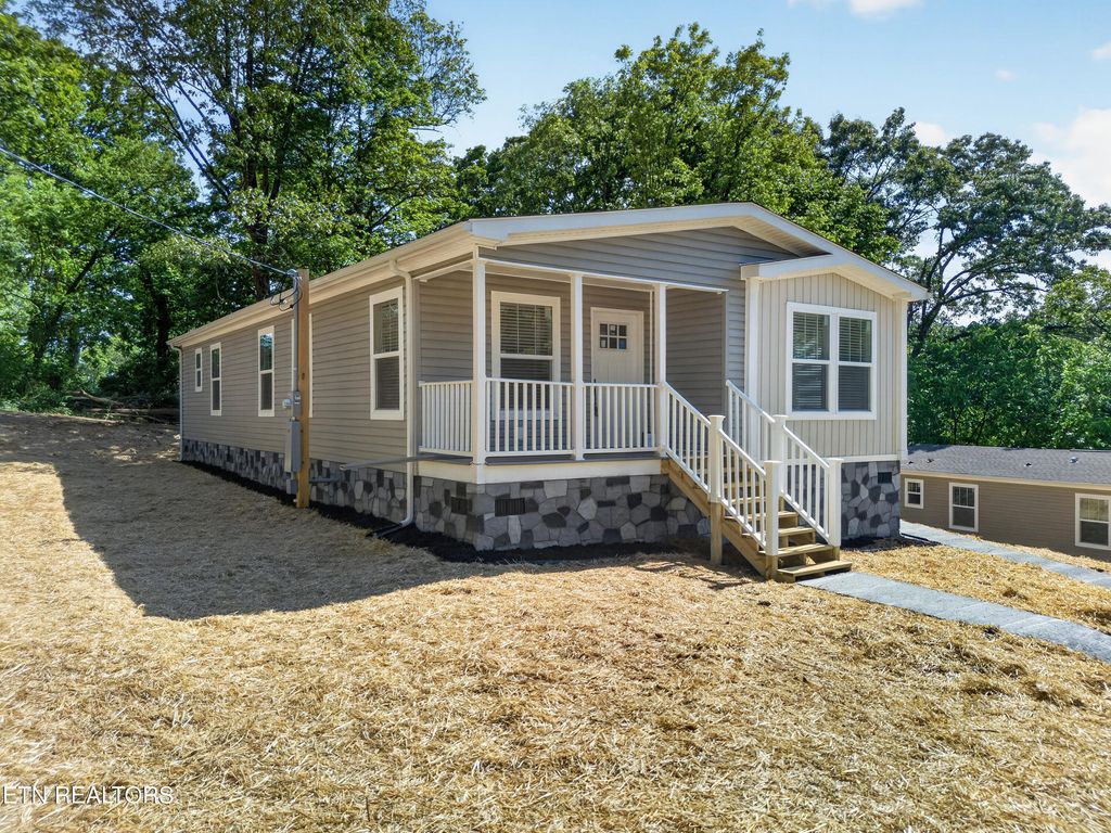 Photo of 308 Branner St, Morristown, TN 37814 (MLS # 1340735)