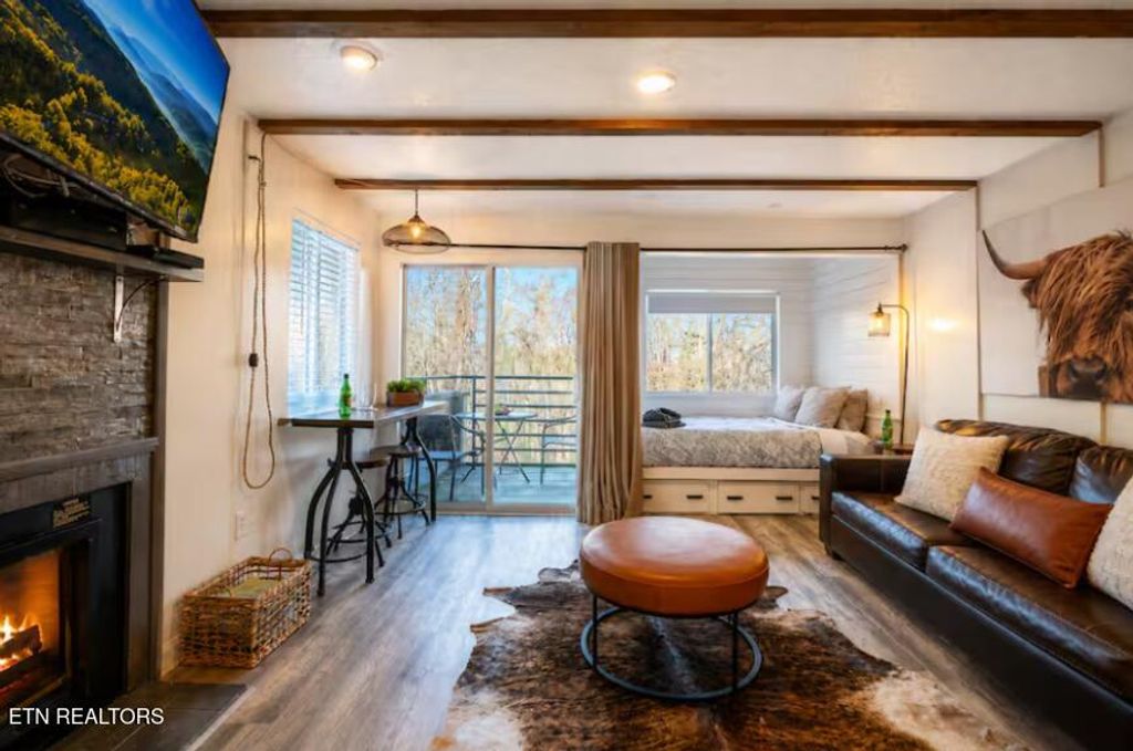 Photo of 1260 Ski View Drive #2106, Gatlinburg, TN 37738 (MLS # 1342296)