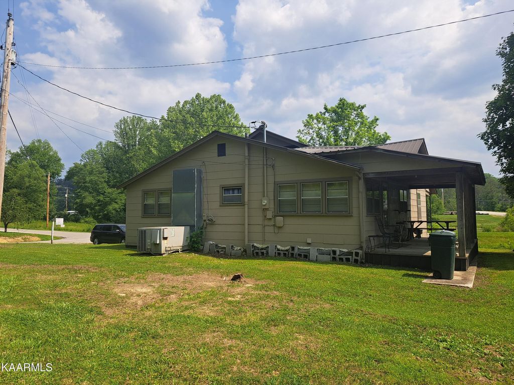 Photo of 5807 River Rd, Huntsville, TN 37756 (MLS # 1230390)