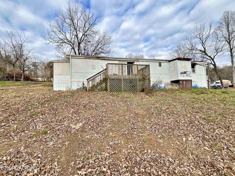 Photo of 114 Pinecrest Drive Dr, Loudon, TN 37774 (MLS # 1324834)