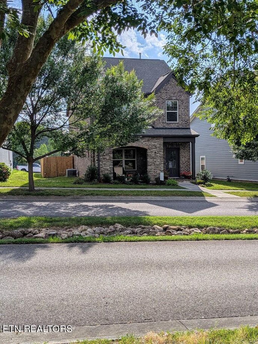 Photo of 130 E Groves Park Blvd, Oak Ridge, TN 37830 (MLS # 1293961)