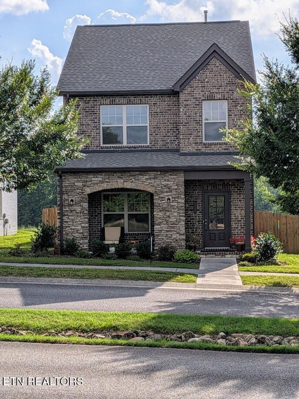 Photo of 130 E Groves Park Blvd, Oak Ridge, TN 37830 (MLS # 1293961)