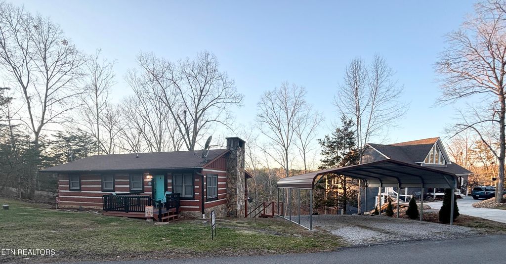 Photo of 1129 Peninsula Rd, Sevierville, TN 37876 (MLS # 1322856)