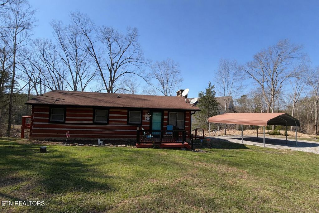 Photo of 1129 Peninsula Rd, Sevierville, TN 37876 (MLS # 1322856)
