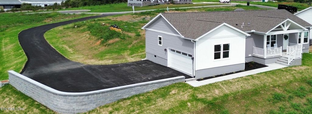 Photo of 121 Turquoise Lane, New Tazewell, TN 37825 (MLS # 1270755)