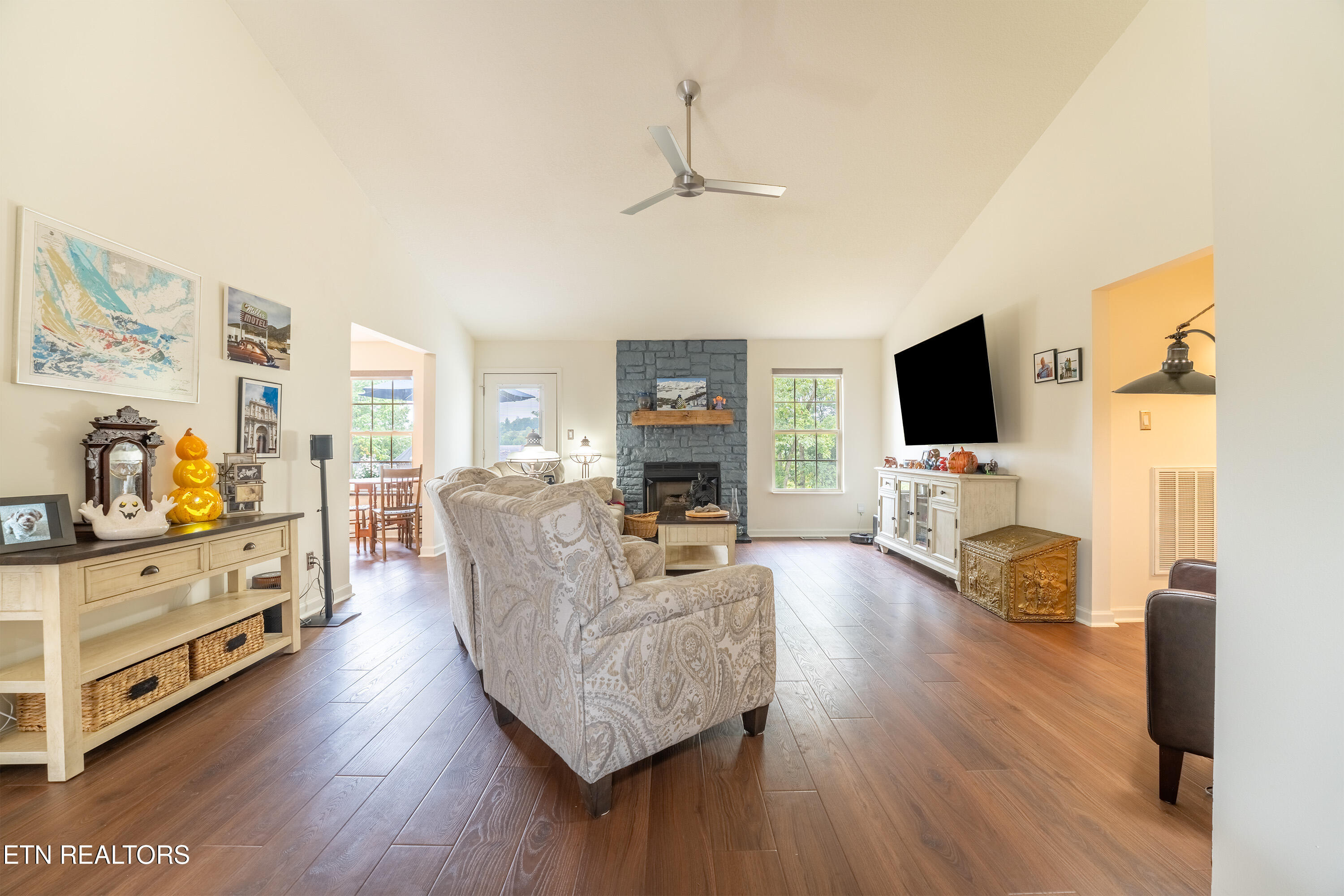 124 Hartford Village Way