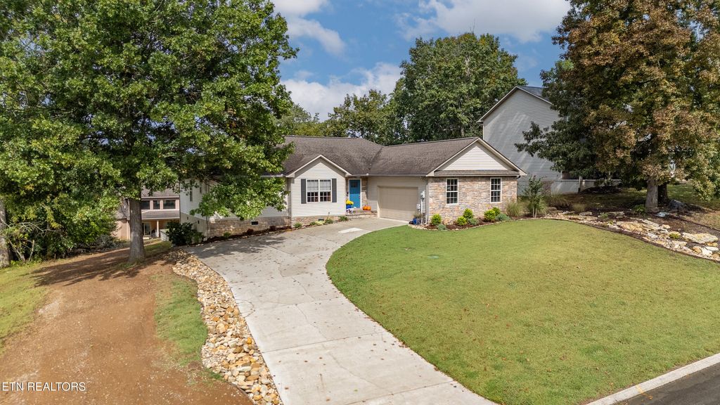 Photo of 124 Hartford Village Way, Kingston, TN 37763 (MLS # 1316556)