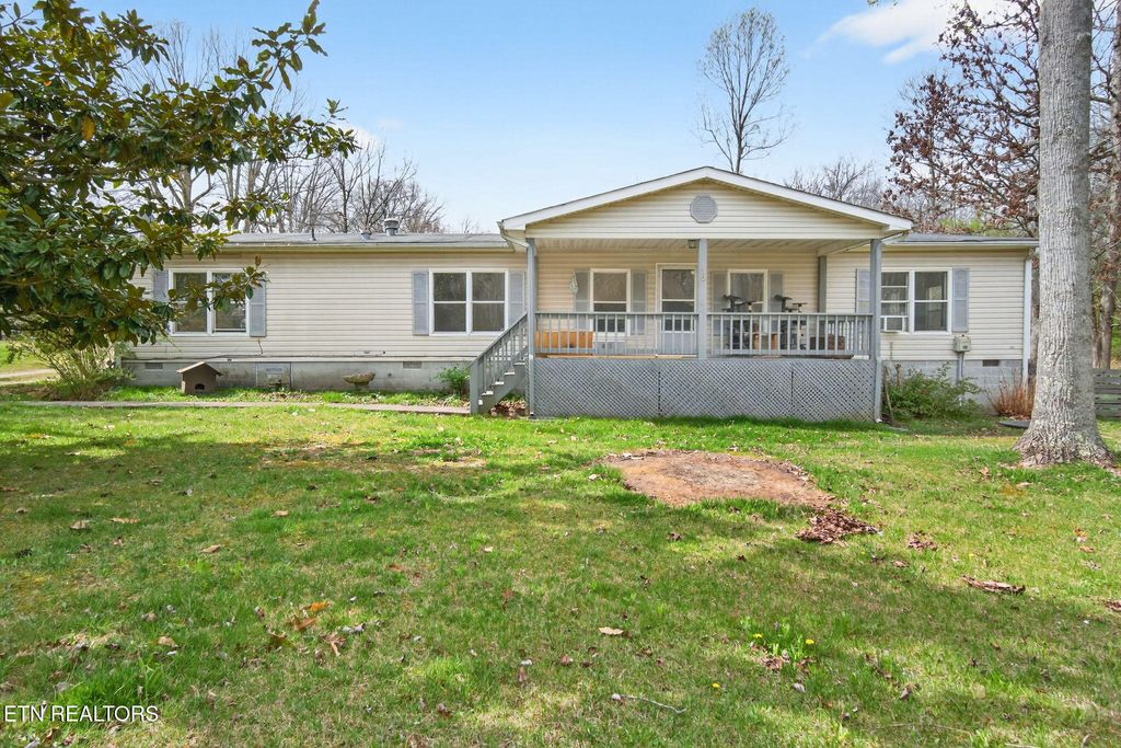 Photo of 35 Halstead Drive, Crossville, TN 38555 (MLS # 1335218)