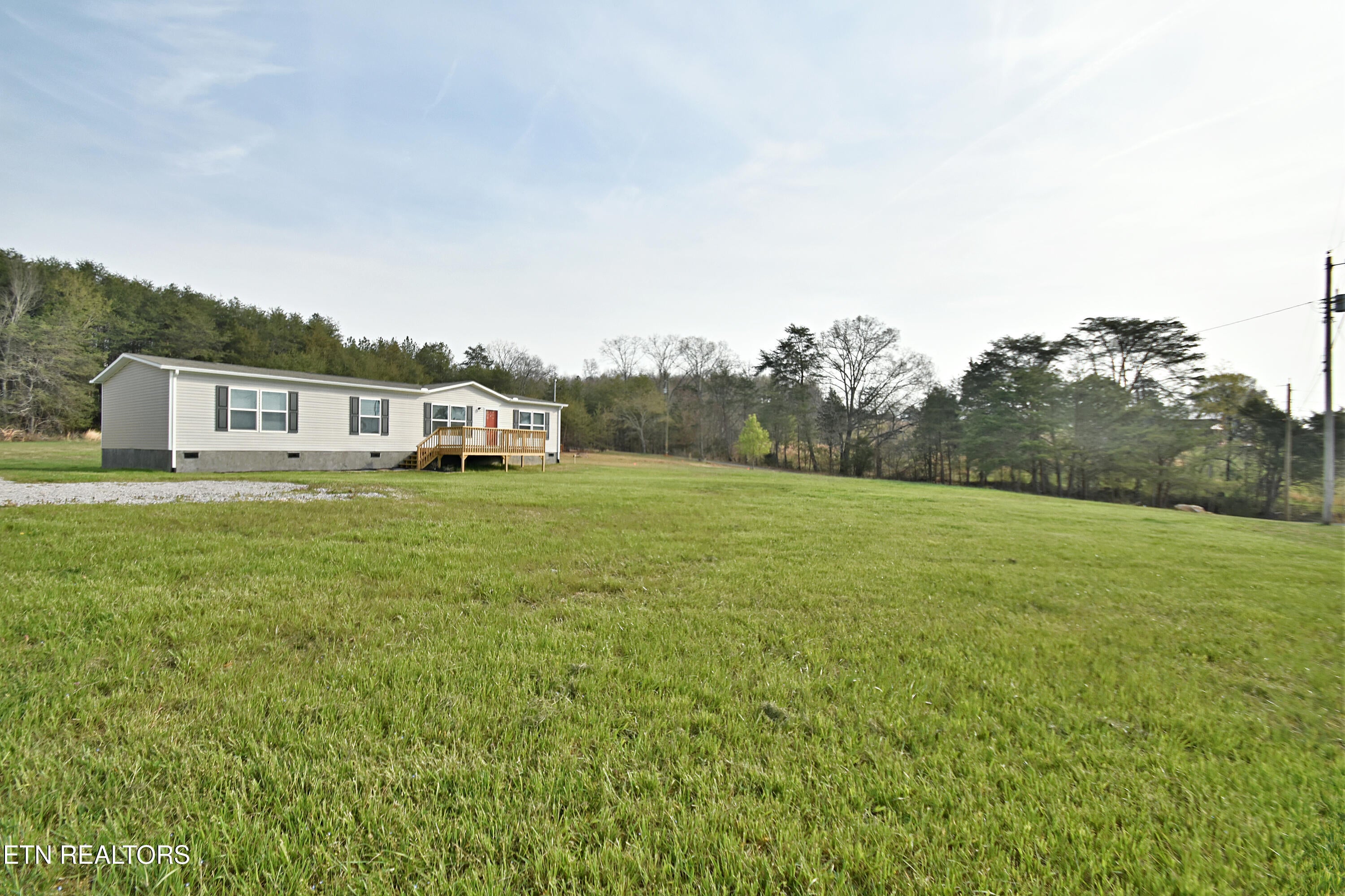 323 Foster Rd