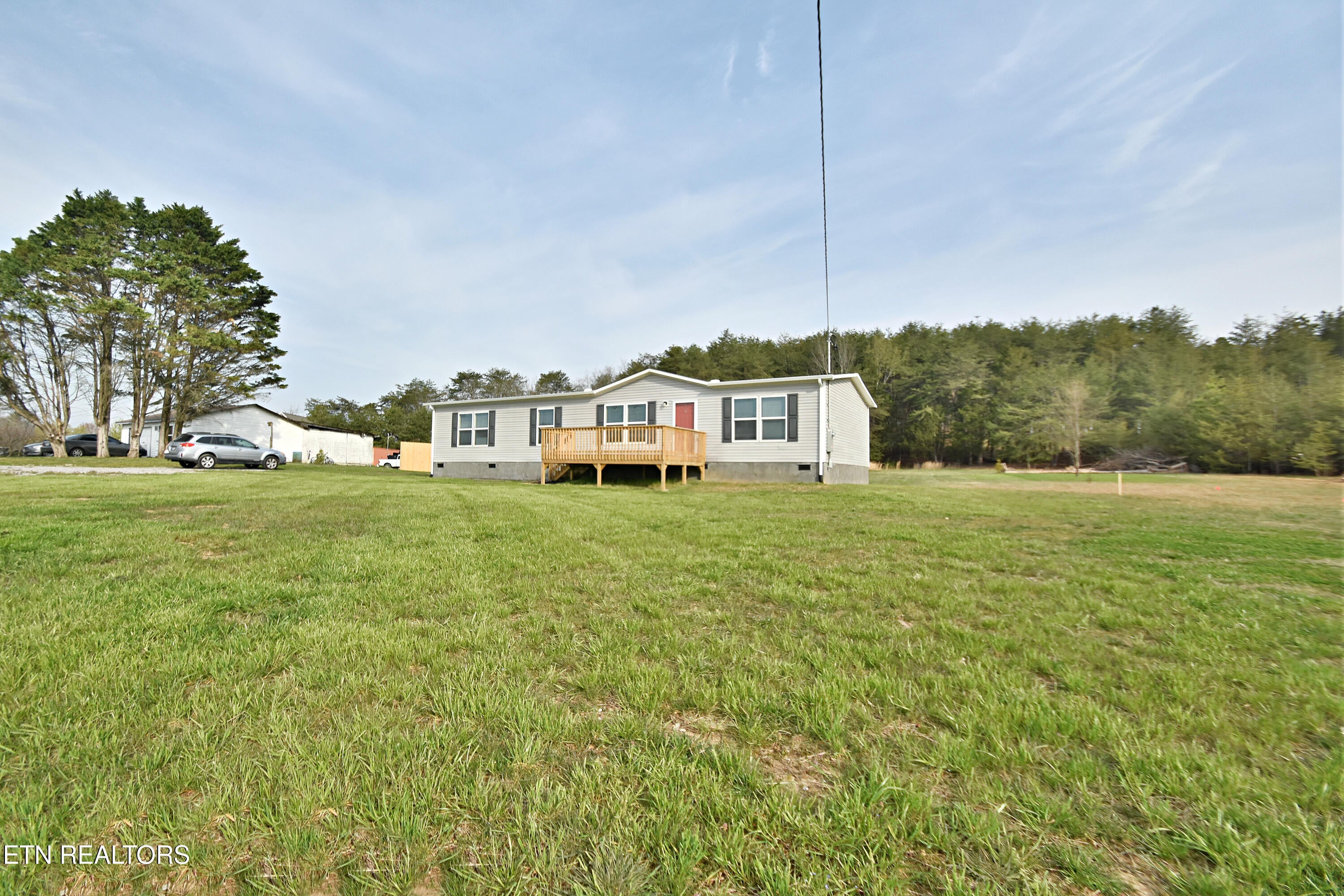 323 Foster Rd