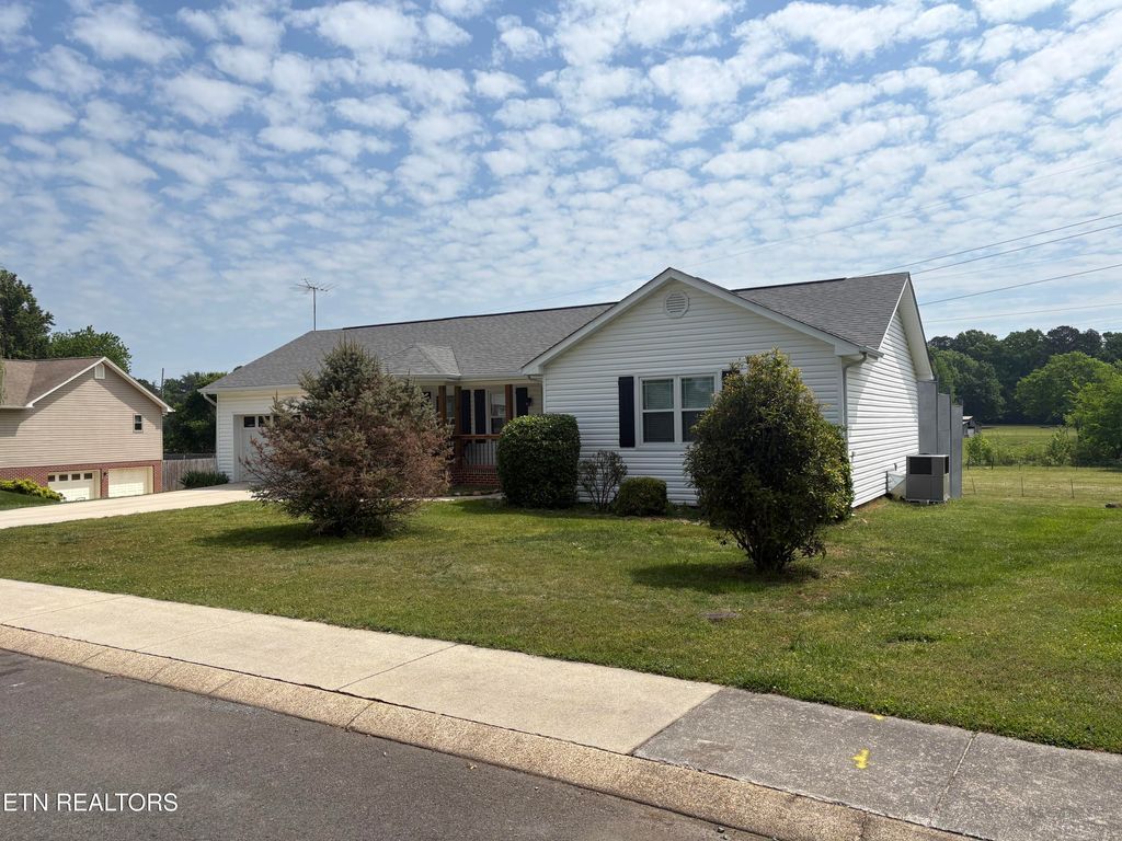 Photo of 1789 NE Autumn Drive, Cleveland, TN 37323 (MLS # 1338316)