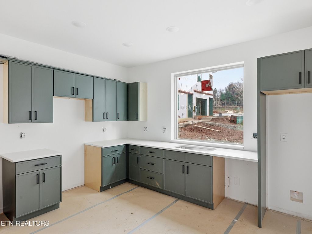 Photo of 2608 Sevier Ave #102, Knoxville, TN 37920 (MLS # 1322370)