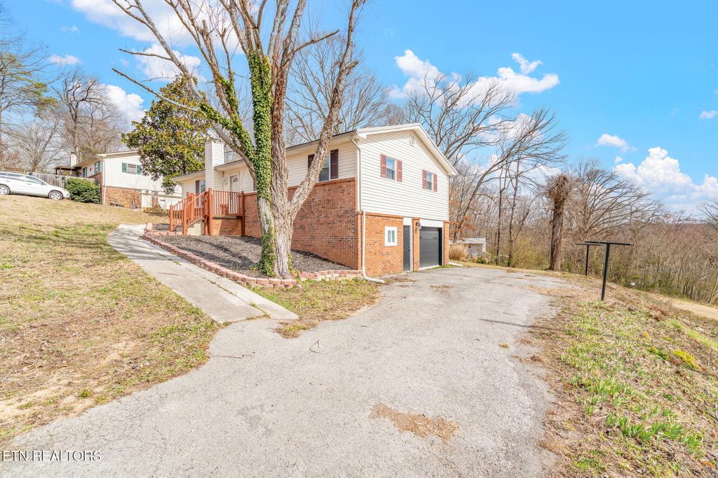 Photo of 379 Cofer Circle, Harriman, TN 37748 (MLS # 1297225)