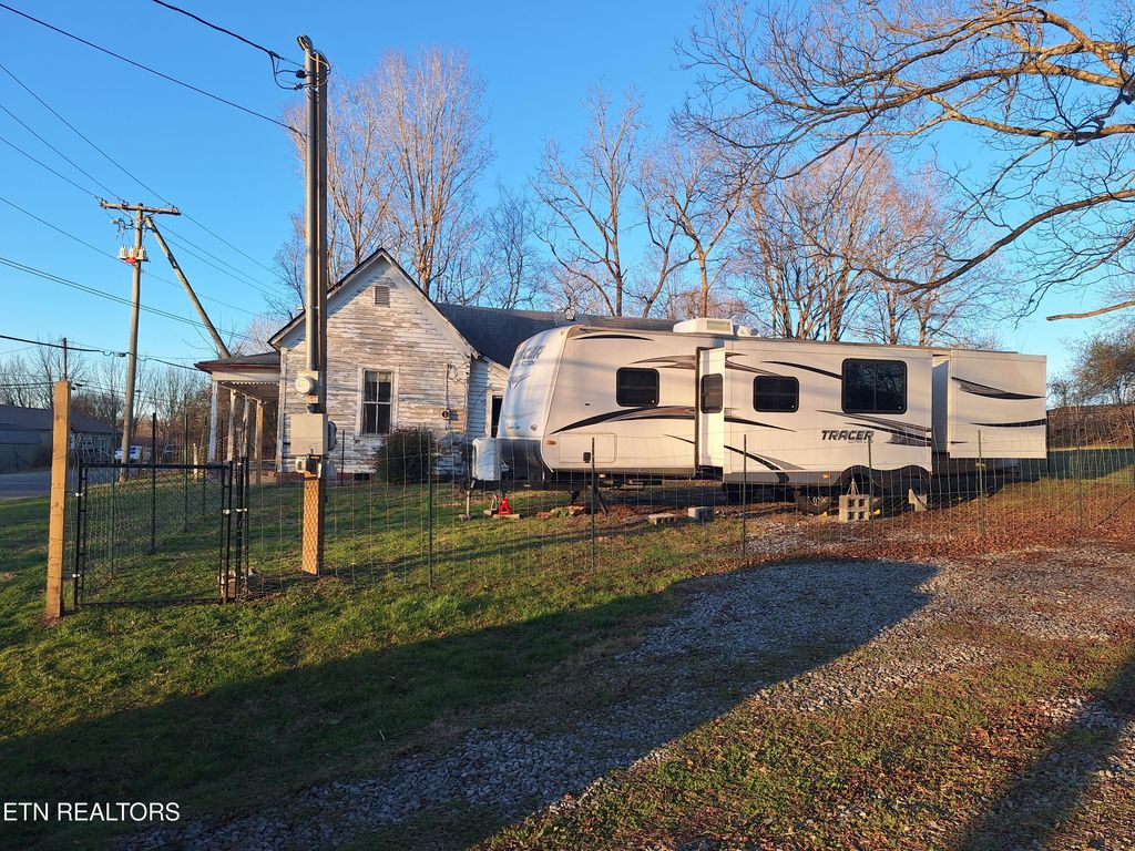 Photo of 106 N Niota Rd, Englewood, TN 37329 (MLS # 1326975)