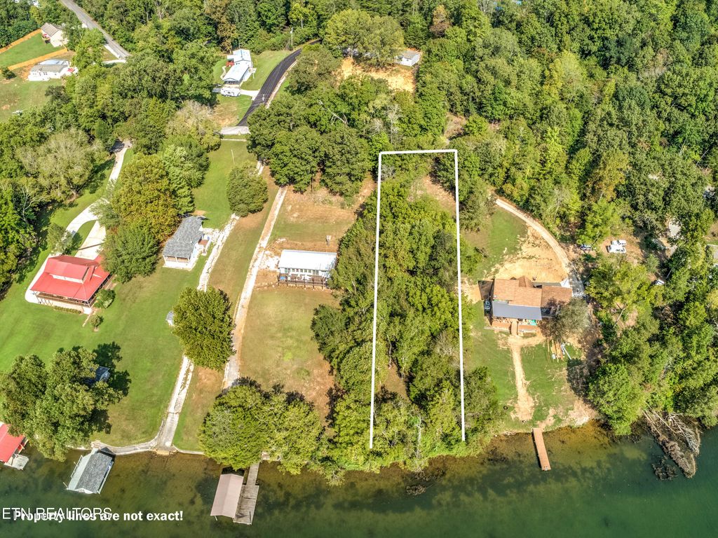 Photo of 410 Lakecrest Drive, Harriman, TN 37748 (MLS # 1308022)