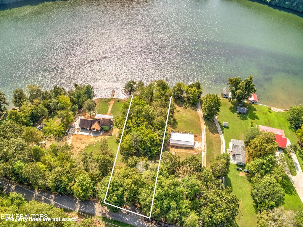 Photo of 410 Lakecrest Drive, Harriman, TN 37748 (MLS # 1308022)