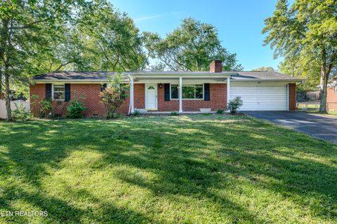 Photo of 533 Ensley Drive, Knoxville, TN 37920 (MLS # 1337023)