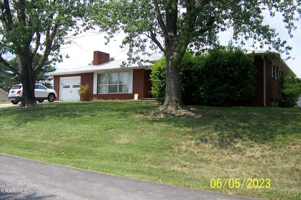 Photo of 1406 Scenic Drive, New Market, TN 37820 (MLS # 1233823)