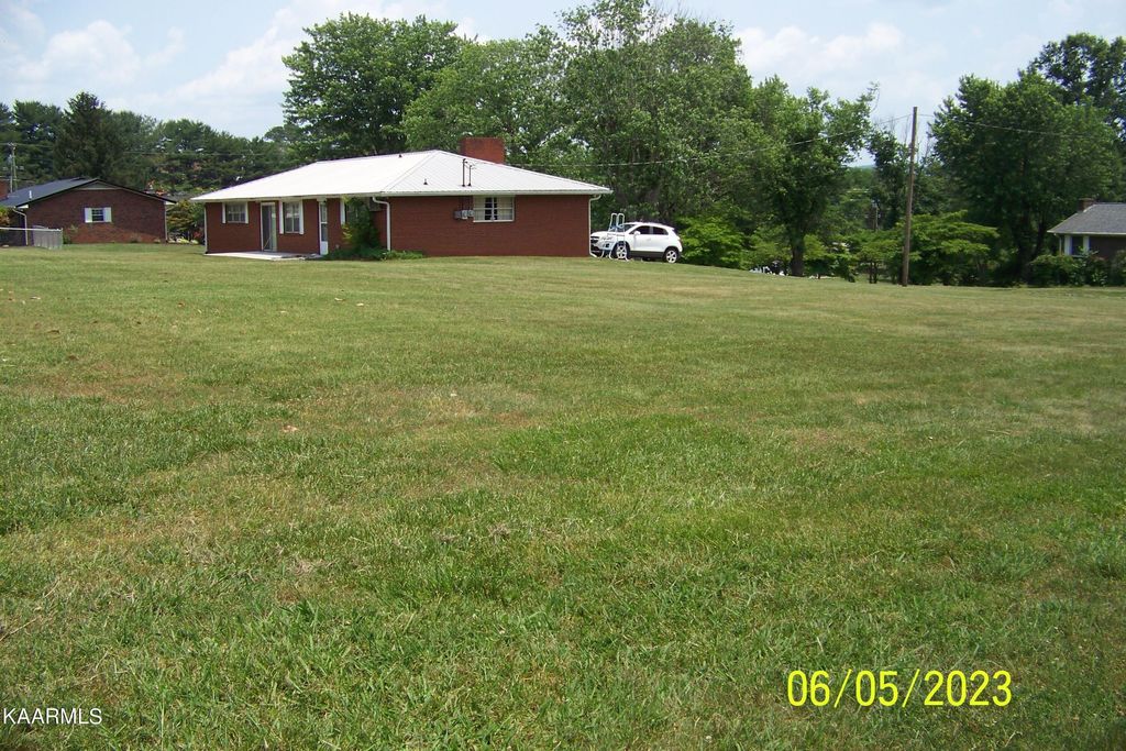 Photo of 1406 Scenic Drive, New Market, TN 37820 (MLS # 1233823)