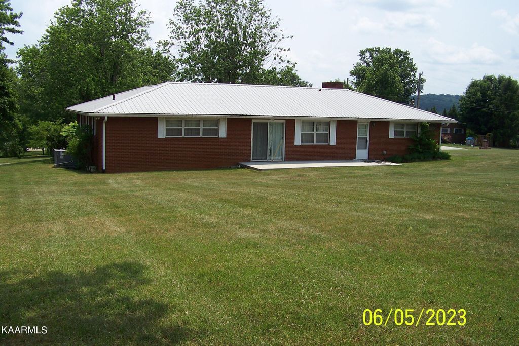 Photo of 1406 Scenic Drive, New Market, TN 37820 (MLS # 1233823)
