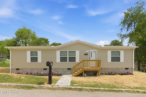 Photo of 222 NW Virginia Ave, Harriman, TN 37748 (MLS # 1338148)