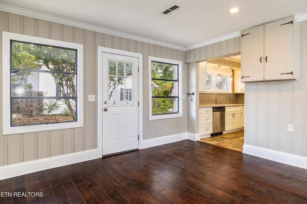 Photo of 839 Poplar St, Alcoa, TN 37701 (MLS # 1279756)