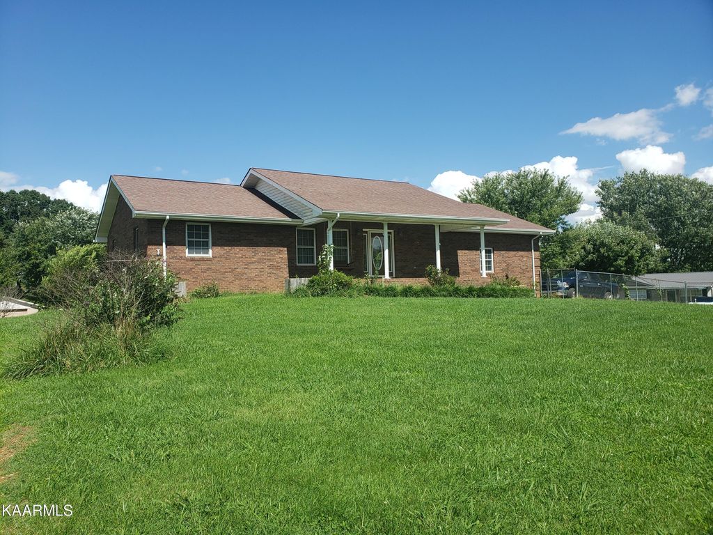 Photo of 1716 Brooks St, Tazewell, TN 37879 (MLS # 1235022)