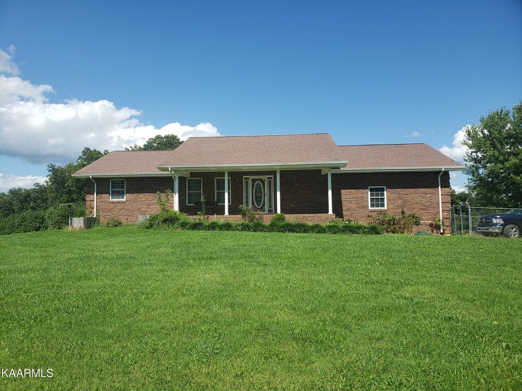 Photo of 1716 Brooks St, Tazewell, TN 37879 (MLS # 1235022)
