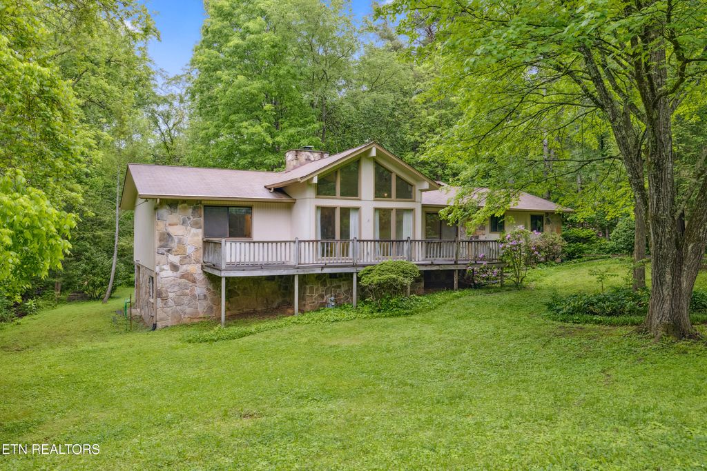 Photo of 131 Clifton Circle, Oak Ridge, TN 37830 (MLS # 1300119)