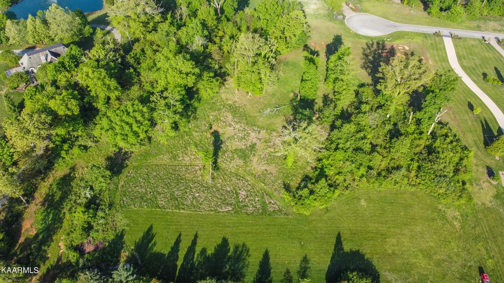 Photo of 3637 Lashbrooke Way, Louisville, TN 37777 (MLS # 1224711)