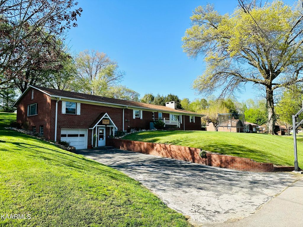 Photo of 1612 STONE St, Tazewell, TN 37879 (MLS # 1225095)