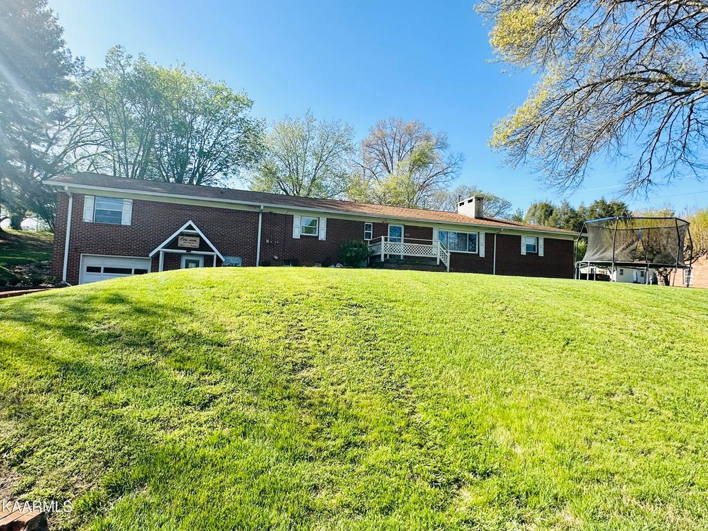 Photo of 1612 STONE St, Tazewell, TN 37879 (MLS # 1225095)