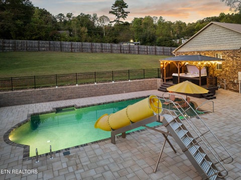Tiny photo for 274 Lakecrest Drive, Harriman, TN 37748 (MLS # 1358266)