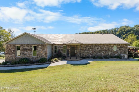 Tiny photo for 274 Lakecrest Drive, Harriman, TN 37748 (MLS # 1358266)