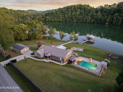 Photo of 274 Lakecrest Drive, Harriman, TN 37748 (MLS # 1358266)