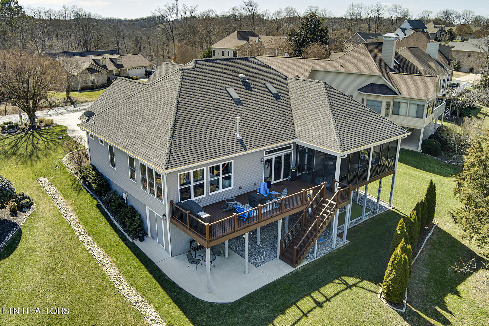 Loudon, Tennessee 37774, United States, 3 Bedrooms Bedrooms, ,2 BathroomsBathrooms,Residential,Pending,80749