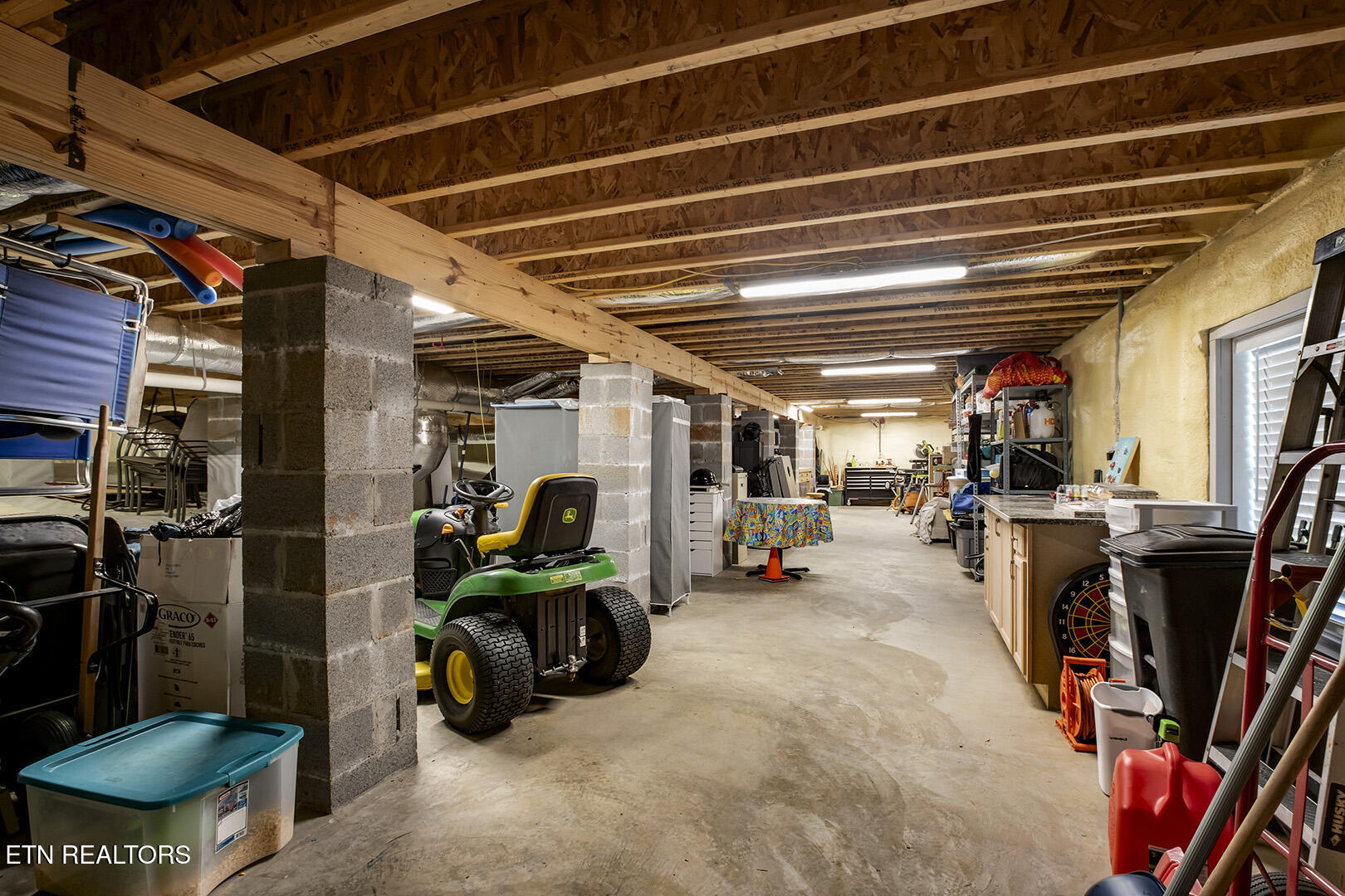 Loudon, Tennessee 37774, United States, 3 Bedrooms Bedrooms, ,2 BathroomsBathrooms,Residential,Pending,80749