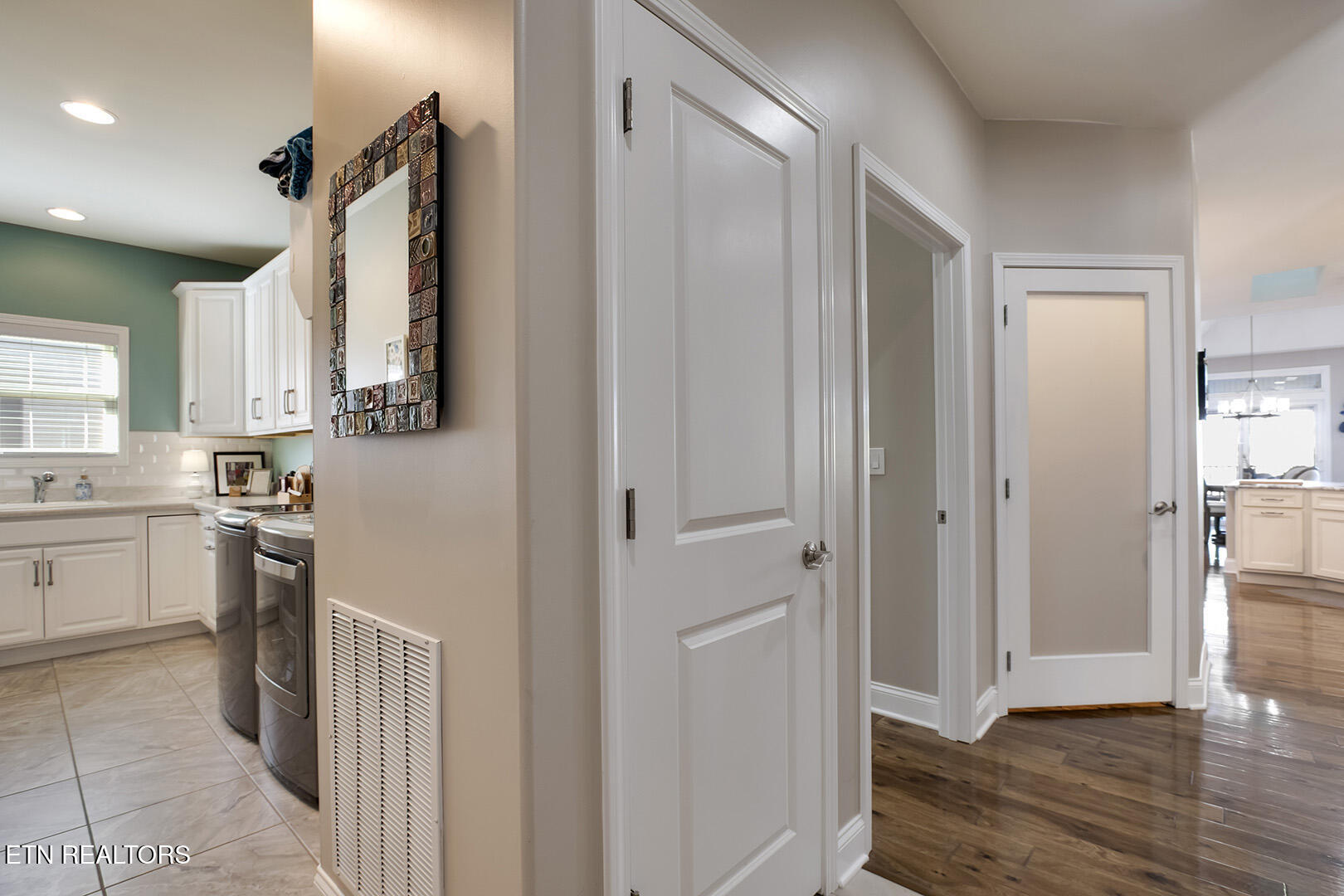 Loudon, Tennessee 37774, United States, 3 Bedrooms Bedrooms, ,2 BathroomsBathrooms,Residential,Pending,80749