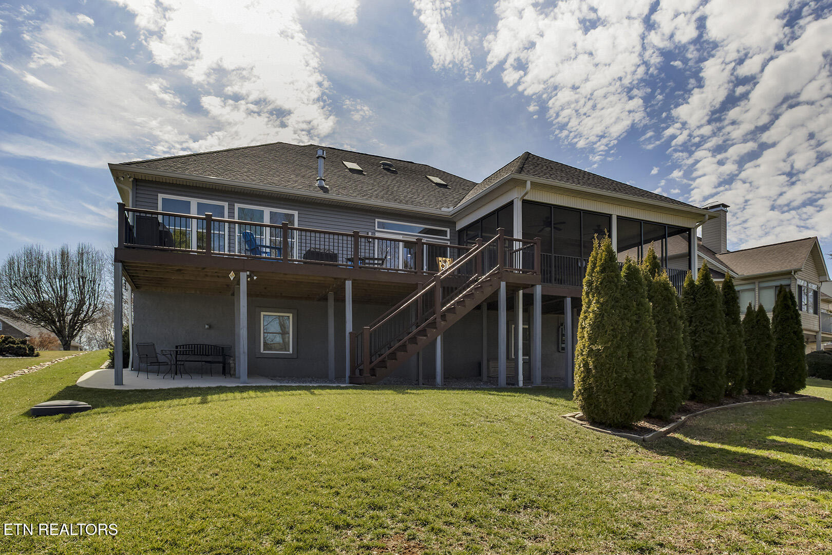 Loudon, Tennessee 37774, United States, 3 Bedrooms Bedrooms, ,2 BathroomsBathrooms,Residential,Pending,80749