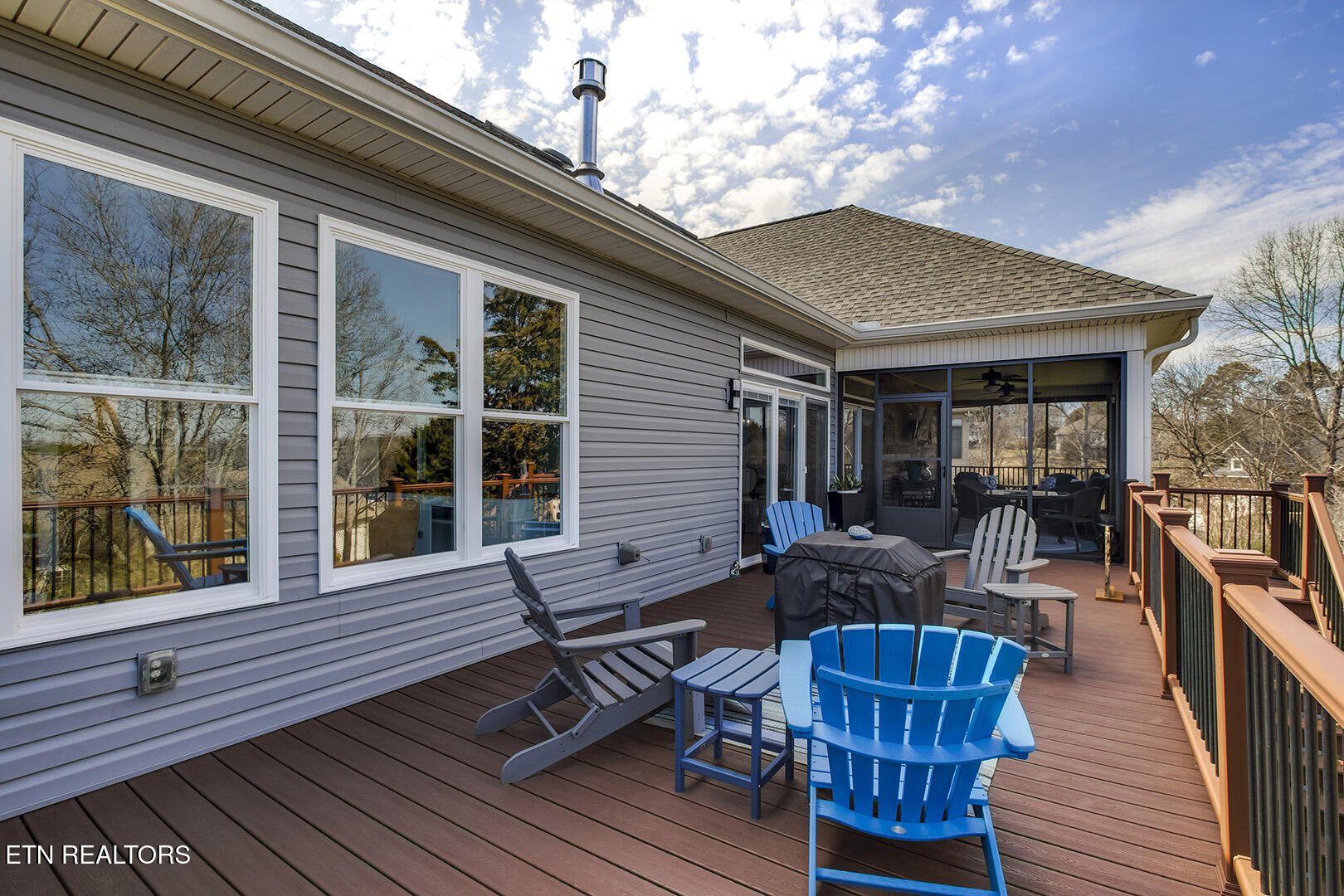 Loudon, Tennessee 37774, United States, 3 Bedrooms Bedrooms, ,2 BathroomsBathrooms,Residential,Pending,80749