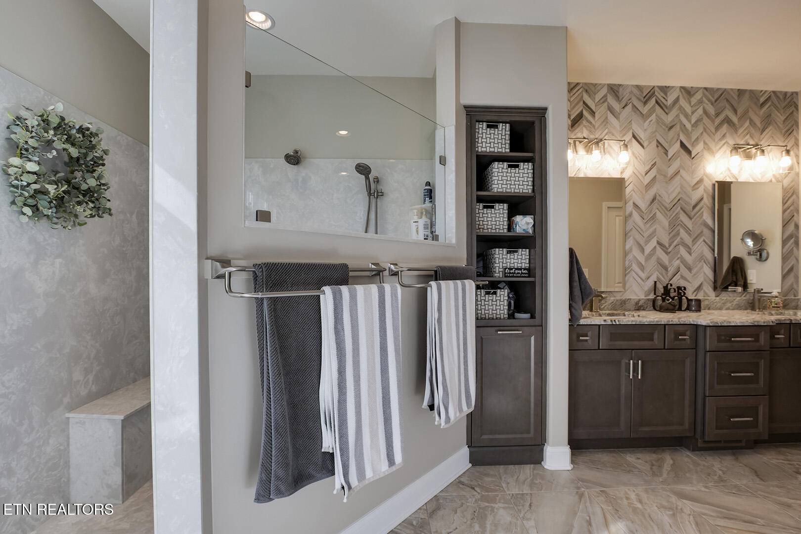 Loudon, Tennessee 37774, United States, 3 Bedrooms Bedrooms, ,2 BathroomsBathrooms,Residential,Pending,80749