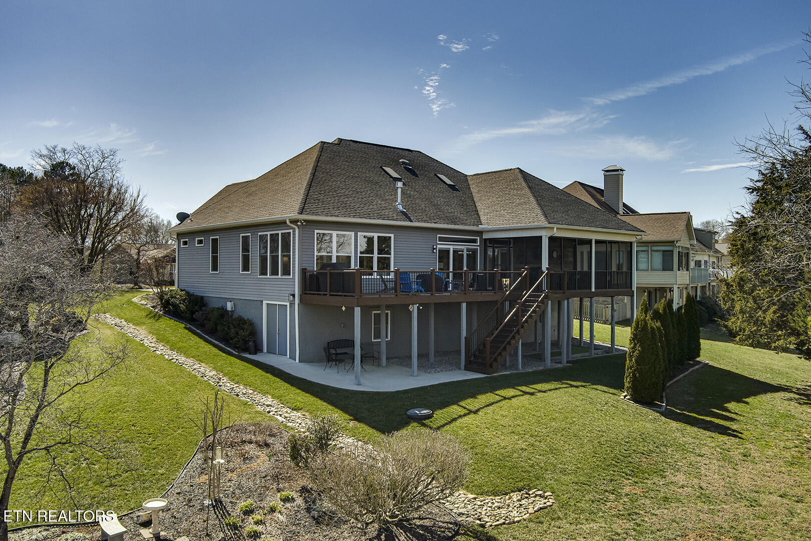 Loudon, Tennessee 37774, United States, 3 Bedrooms Bedrooms, ,2 BathroomsBathrooms,Residential,Pending,80749